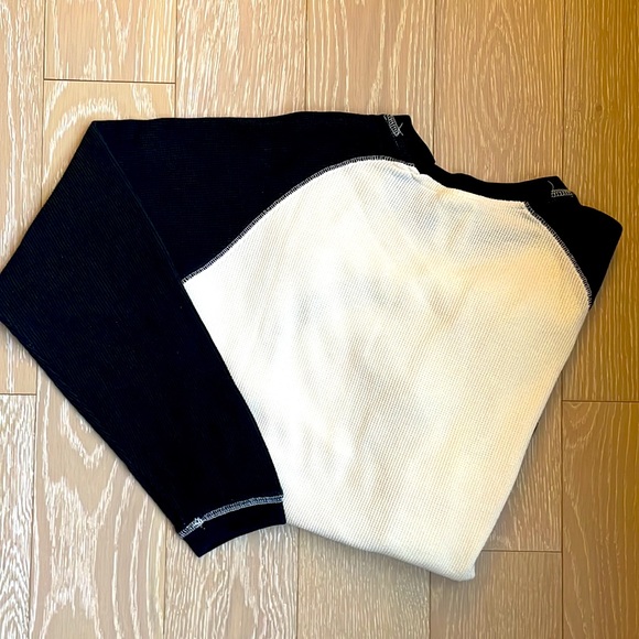 Chicago Blackhawks Waffle Knit Long Sleeve Shirt - Picture 2 of 6